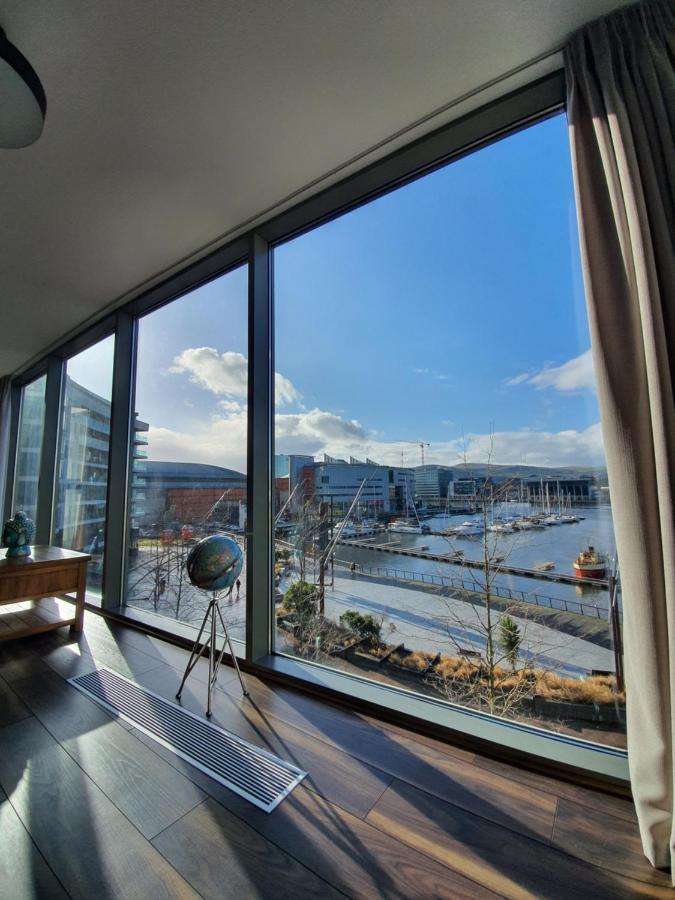 بلفاست Luxury Apartment Marina Views At Titanic Quarter المظهر الخارجي الصورة