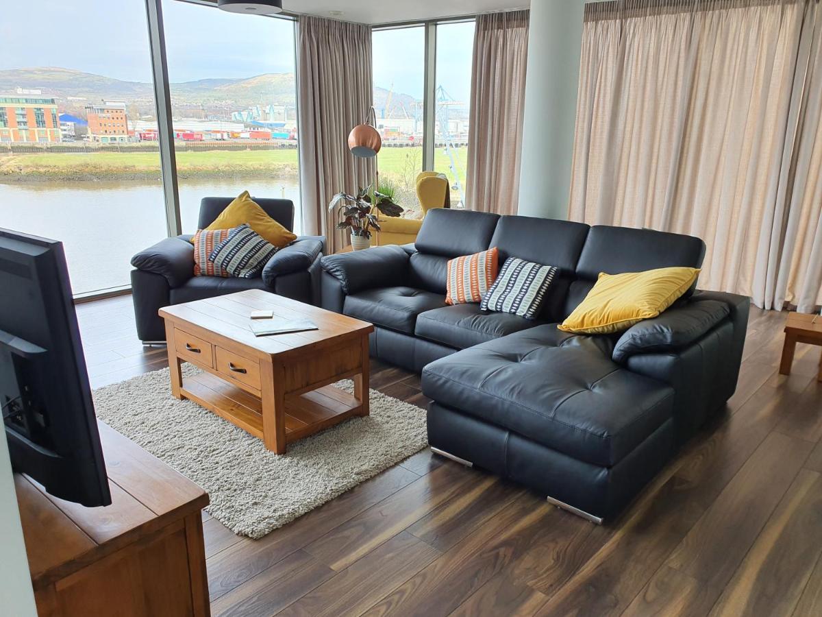 بلفاست Luxury Apartment Marina Views At Titanic Quarter المظهر الخارجي الصورة