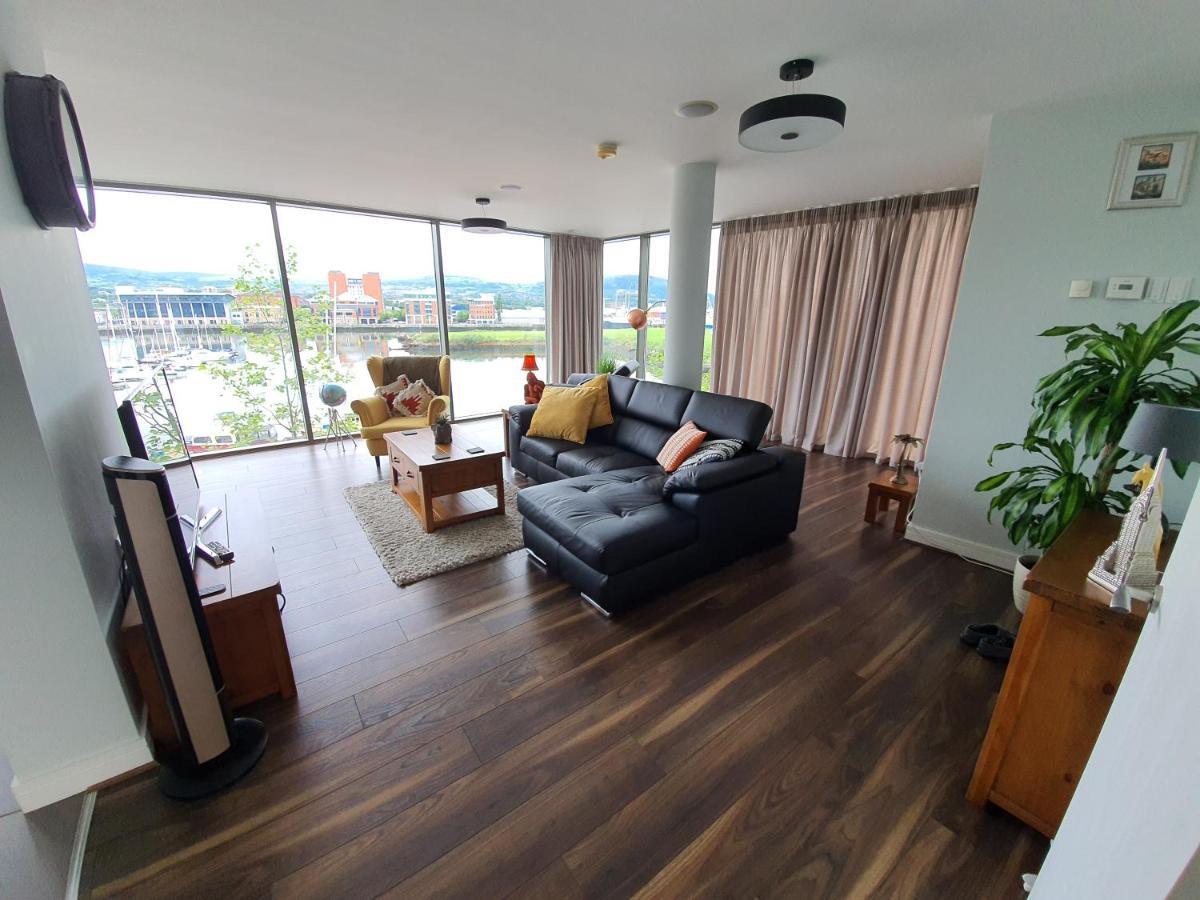 بلفاست Luxury Apartment Marina Views At Titanic Quarter المظهر الخارجي الصورة